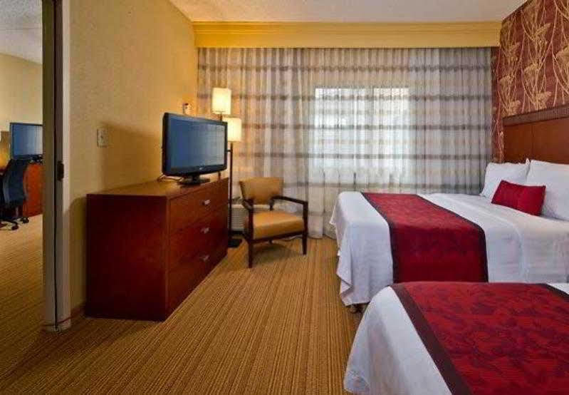 Courtyard Philadelphia Willow Grove